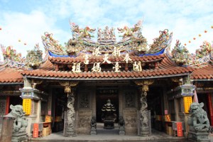 【新港奉天宮】新港必遊的開台媽祖奉天宮！三級古蹟的精美廟宇建築及周邊的各式特色小吃是嘉義不能錯的的景點