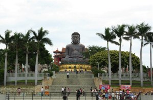 【建議行程】可以搭乘台灣好行-鹿港線至八卦山風景區等遊玩、也可自行租機車或汽車旅遊